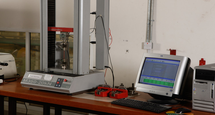 Universal tensile tester – Testometric to measure mechanical properties (Tensile strength and elongation) on metallic & non-metallic raw or processed materials.